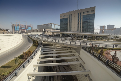 احداث پل‌ها، راه‌ها و زیرگذرهای بازار بزرگ ایران